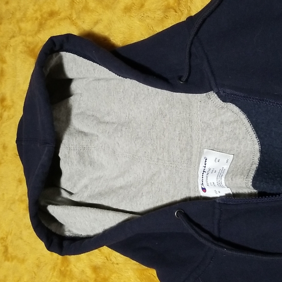 Champion Authentic Jacket. Medium - Picture 6 of 8